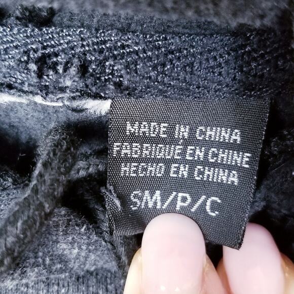 Star Wars Baby Yoda Men's & Big Men's Mineral Washed Graphic Hoodie - Small - Picture 5 of 5